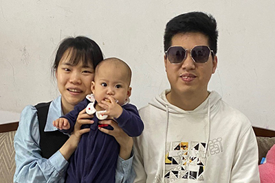 blind parents with baby Xinxin